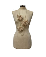COLLANA CON FIORI IN GEORGETTE PANNA