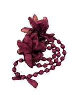 COLLANA CON FIORI E PERLE ricoperte In GEORGETTE VINO