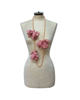 COLLANA CON FIORI  IN GEORGETTE ROSA